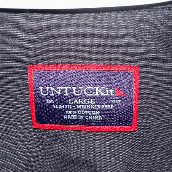 Untuckit Size L - Picture 2 of 6